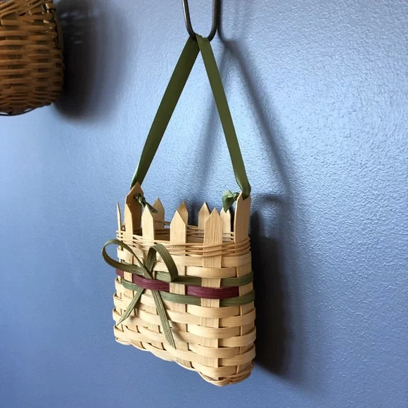 COPY - Vintage Trio Of Hanging Wicker Wall Baskets - Picture 11 of 16